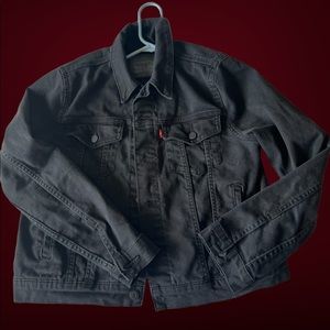 Black Levi’s denim trucker jacket